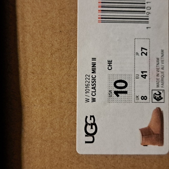 UGG Classic Mini ll Boot - Picture 7 of 7